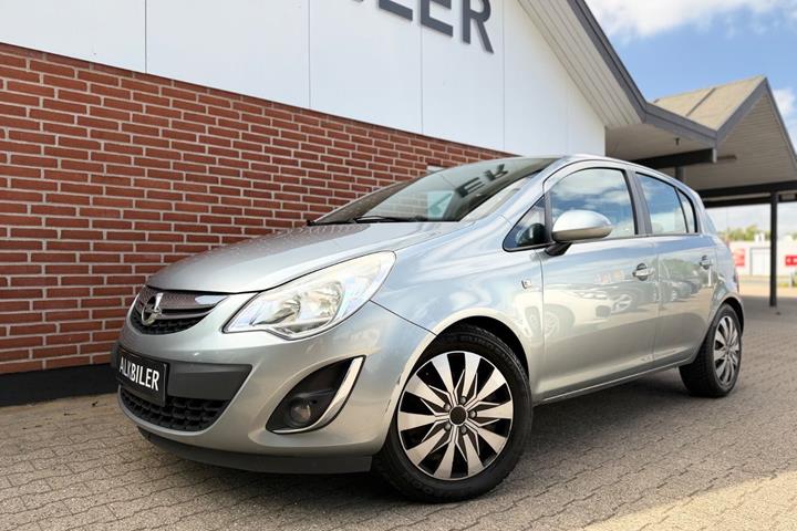 Blå Opel Corsa fra 2012
