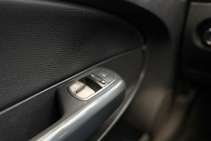 Blå Opel Corsa fra 2012