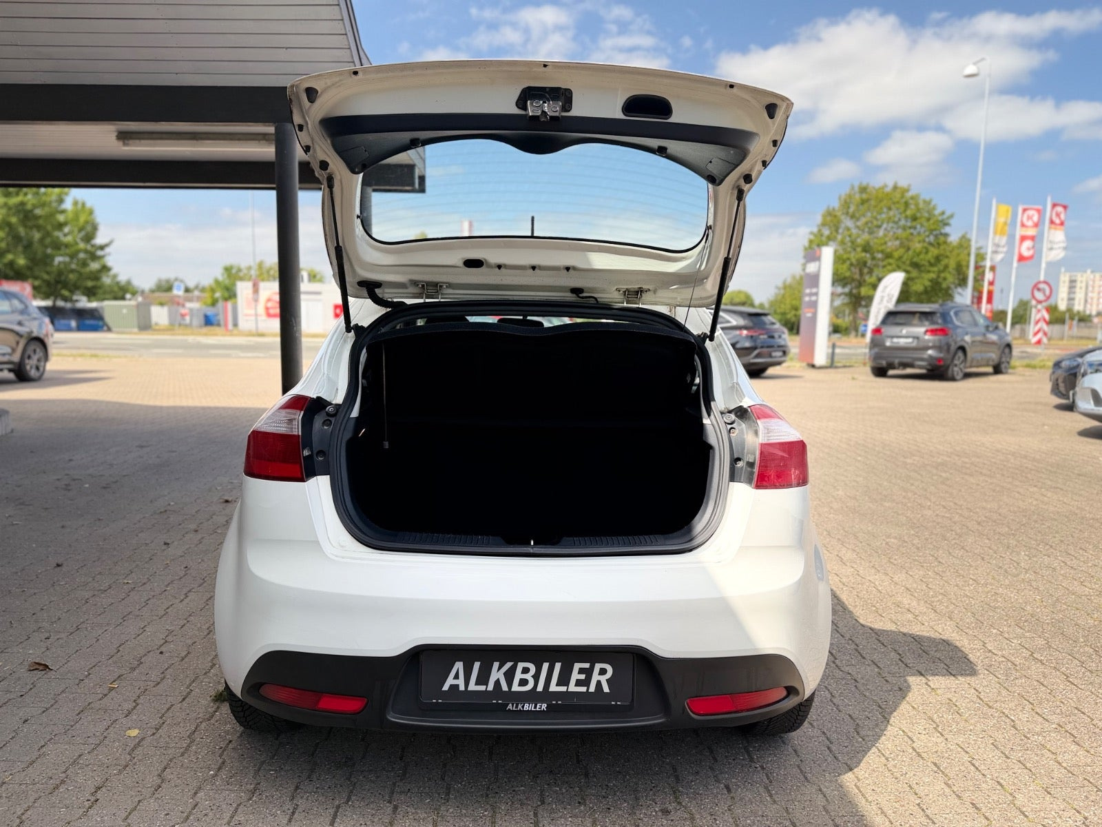 Hvid Kia Rio fra 2012