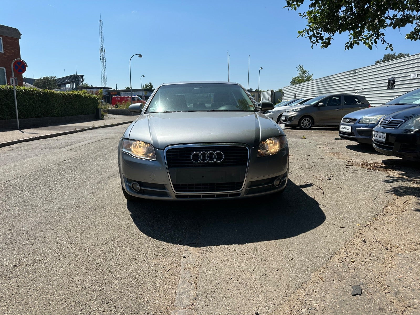 Grå Audi A4 fra 2006