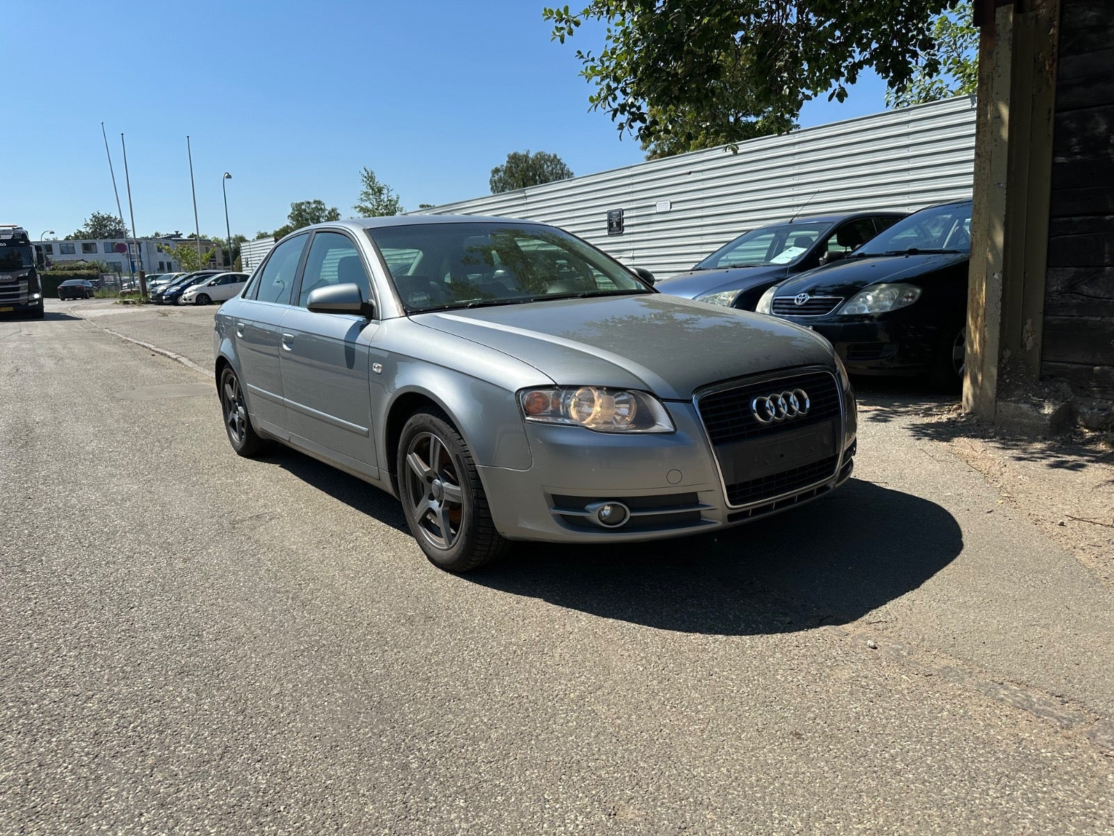 Grå Audi A4 fra 2006