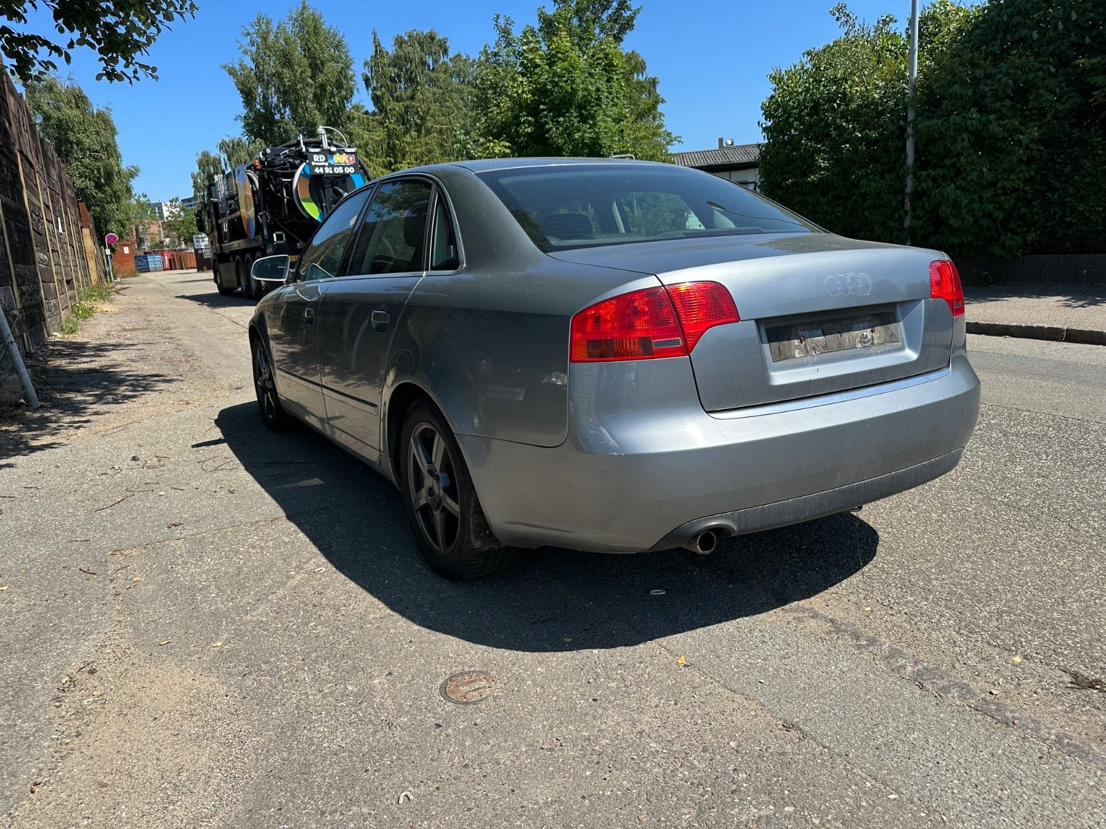 Grå Audi A4 fra 2006