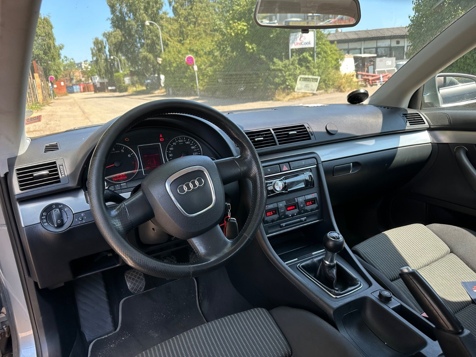 Grå Audi A4 fra 2006