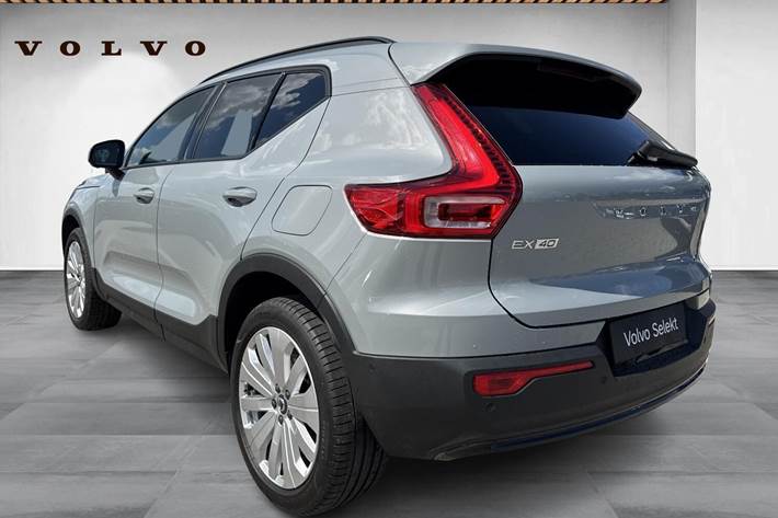 Grå Volvo EX40 fra 2025