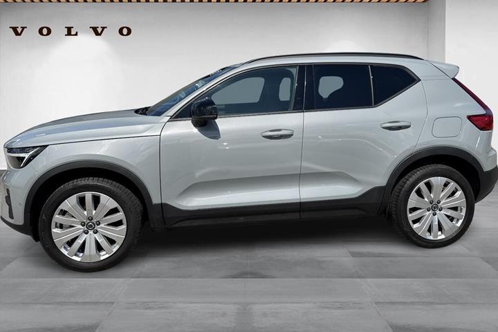 Grå Volvo EX40 fra 2025