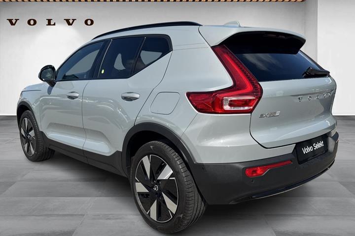 Grå Volvo EX40 fra 2026
