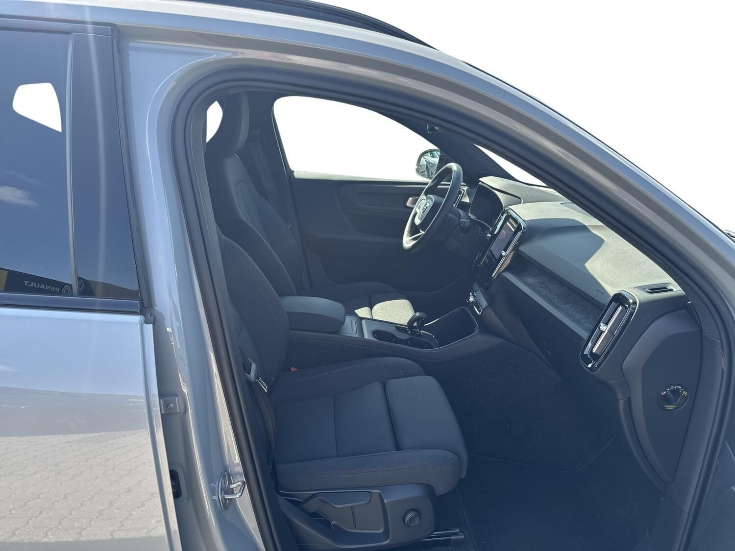 Grå Volvo EX40 fra 2026