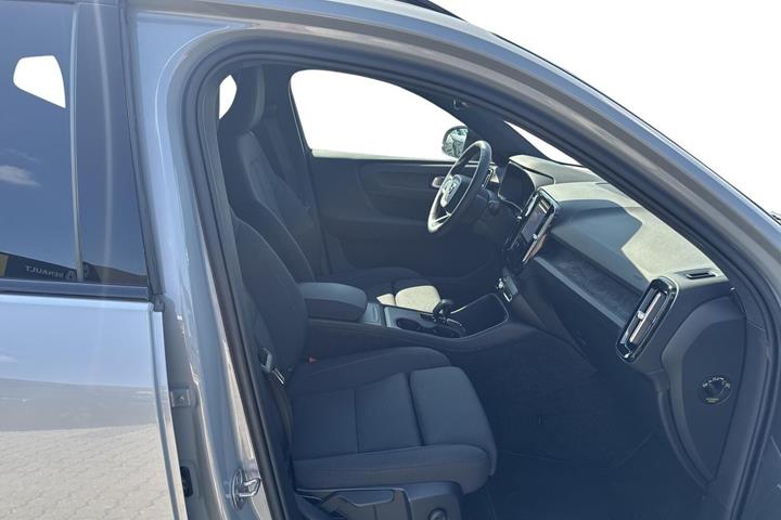 Grå Volvo EX40 fra 2026