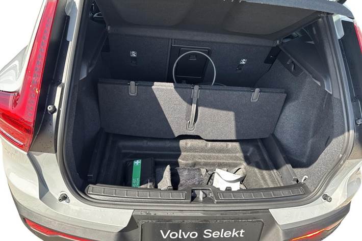 Grå Volvo EX40 fra 2026