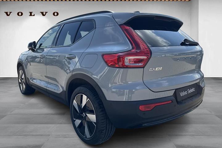 Grå Volvo EX40 fra 2025