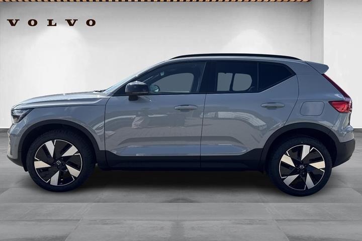 Grå Volvo EX40 fra 2025