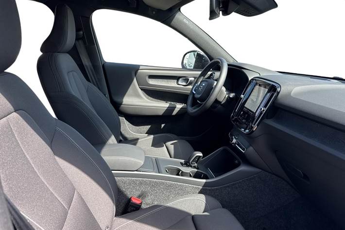 Grå Volvo EX40 fra 2025