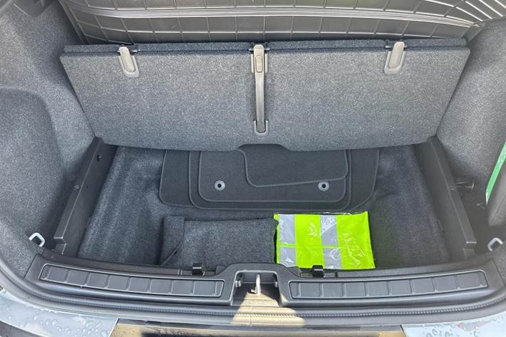Grå Volvo EX40 fra 2025