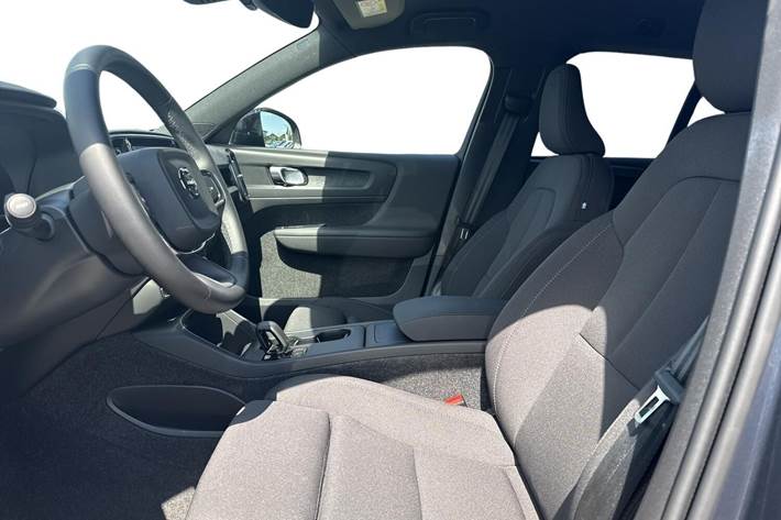 Blå Volvo EX40 fra 2026