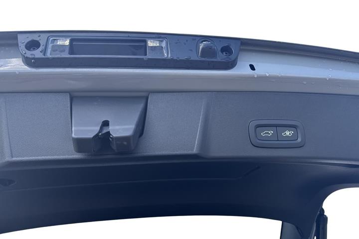 Grå Volvo EX40 fra 2025