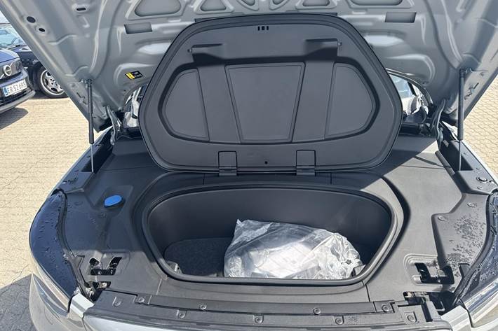 Grå Volvo EX40 fra 2025
