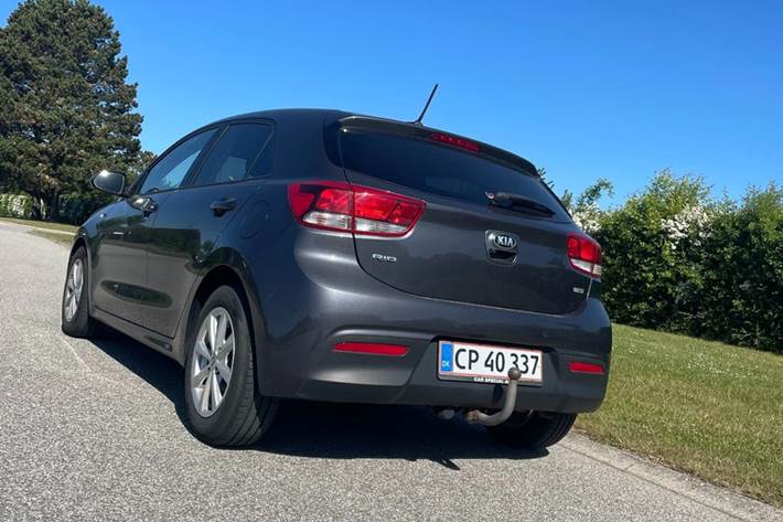 Grå Kia Rio fra 2020