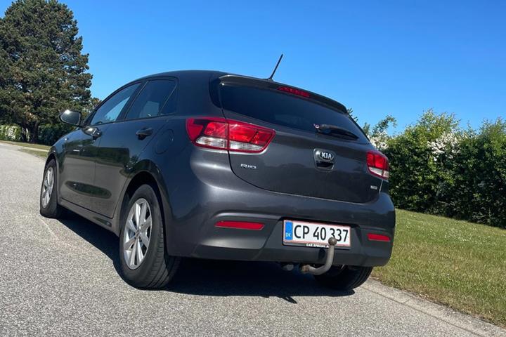 Grå Kia Rio fra 2020