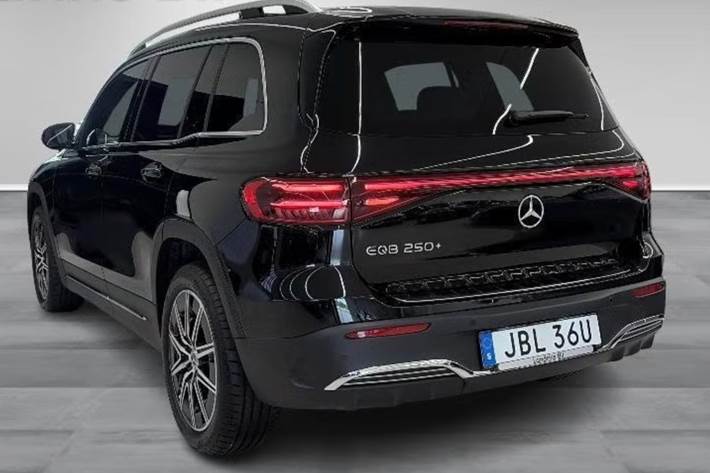 Sort Mercedes EQB250+ fra 2025