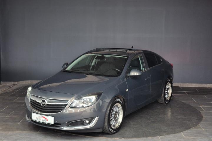 Grå Opel Insignia fra 2016