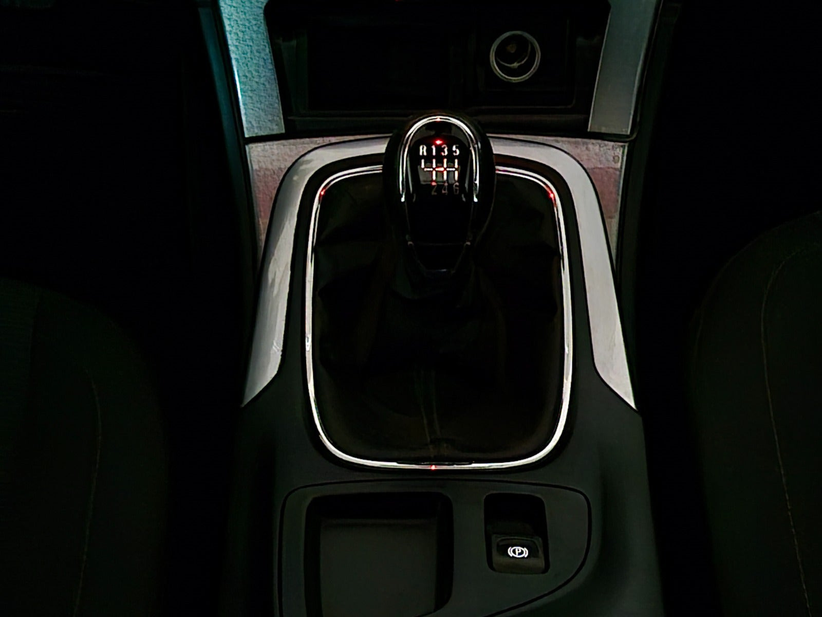 Grå Opel Insignia fra 2016