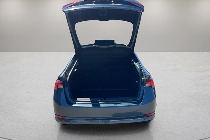 Blå Skoda Octavia fra 2021