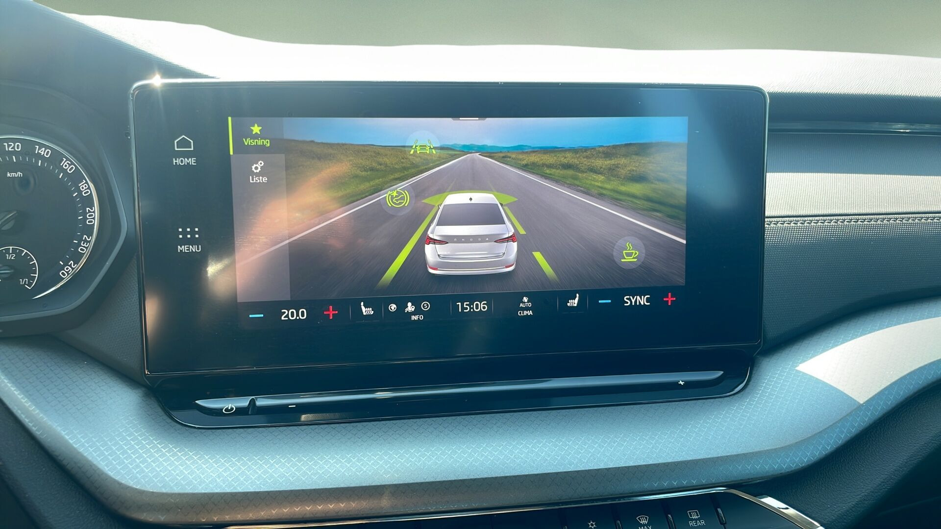Blå Skoda Octavia fra 2021