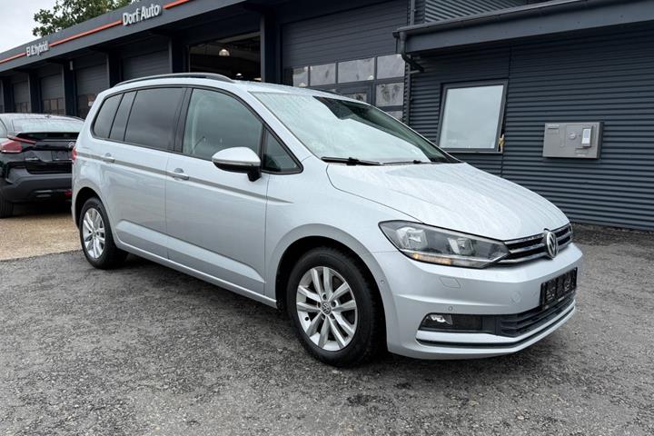 undefined VW Touran fra 2018 set udefra