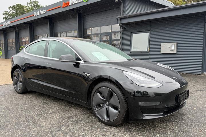 undefined Tesla Model 3 fra 2019 set udefra