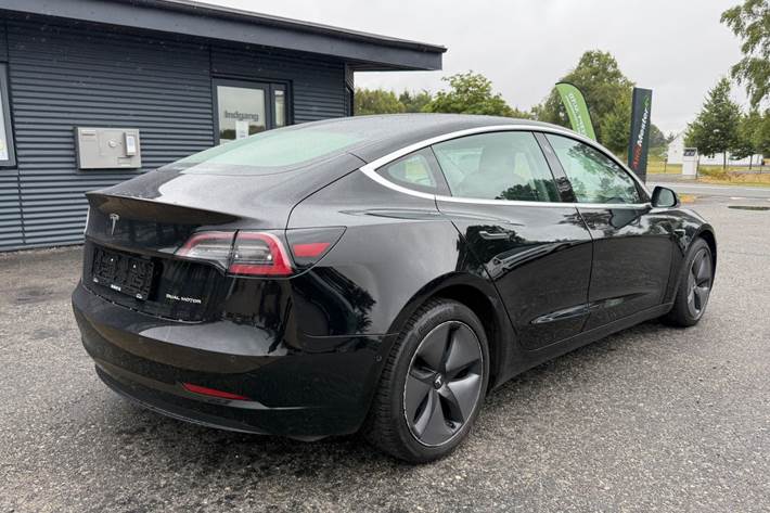 undefined Tesla Model 3 fra 2019