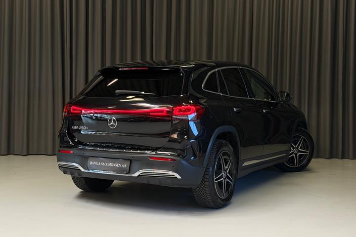 Sort Mercedes EQA250+ fra 2023