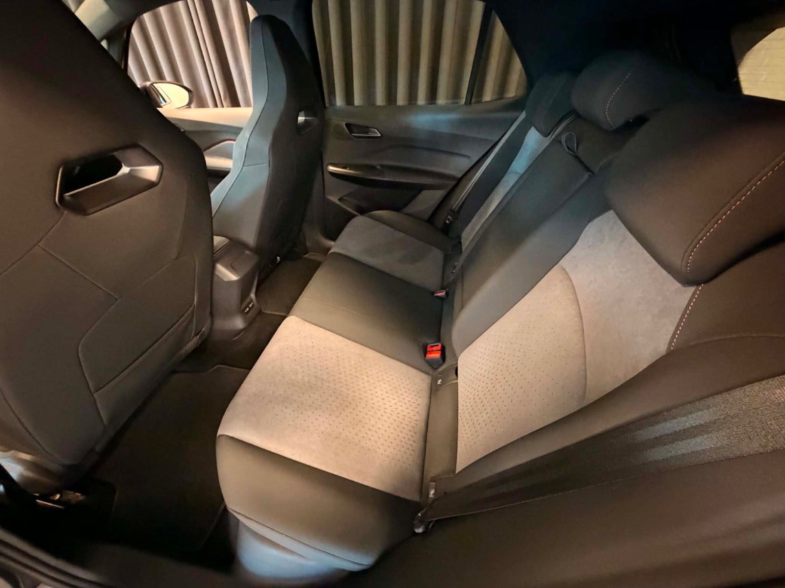 Grå Cupra Born fra 2022
