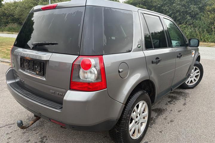 Gul Land Rover Freelander 2 fra 2007