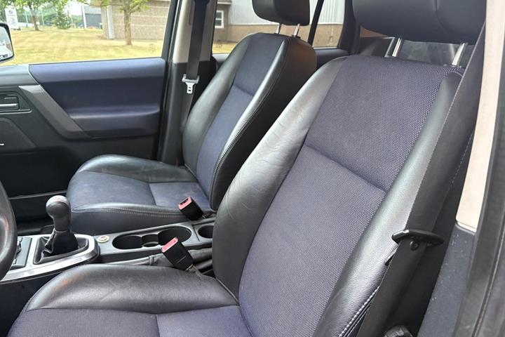 Gul Land Rover Freelander 2 fra 2007 set indefra