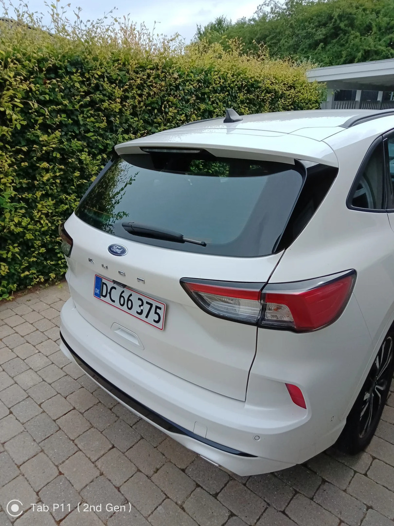 Hvid Ford Kuga fra 2021