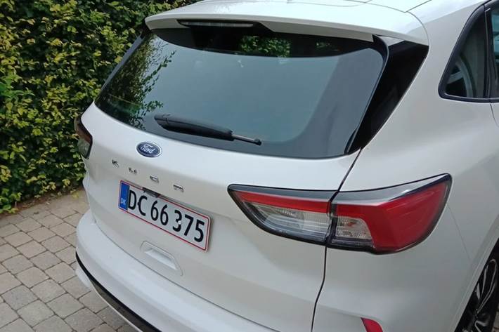 Hvid Ford Kuga fra 2021