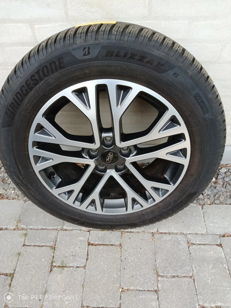 Hvid Ford Kuga fra 2021