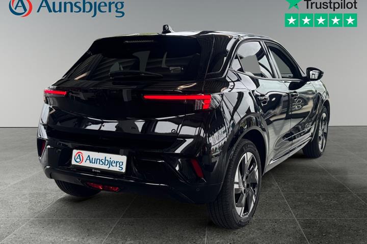 Sort Opel Mokka-e fra 2025