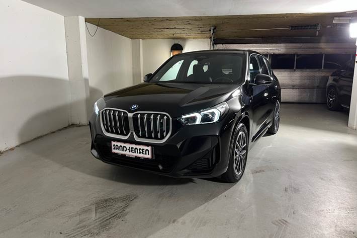 Sort BMW iX1 fra 2023