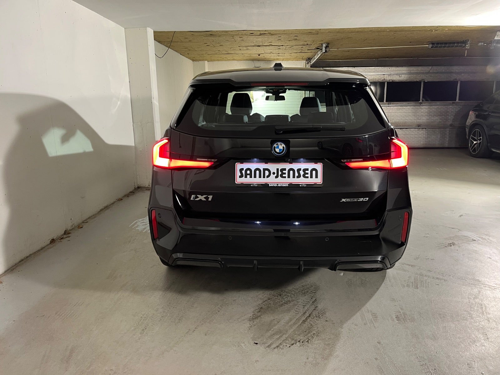 Sort BMW iX1 fra 2023