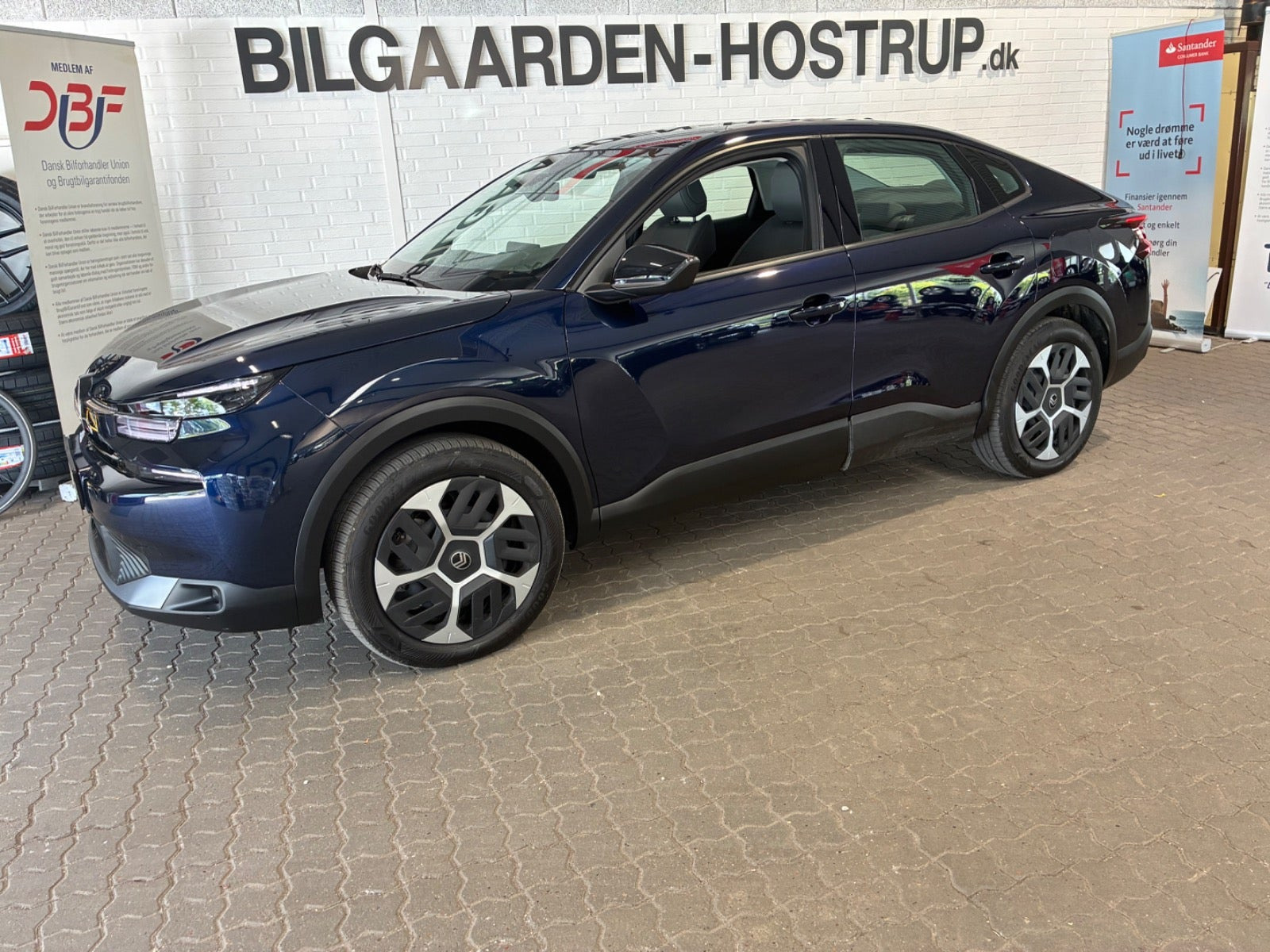 Blå Citroën ë-C4 X fra 2025