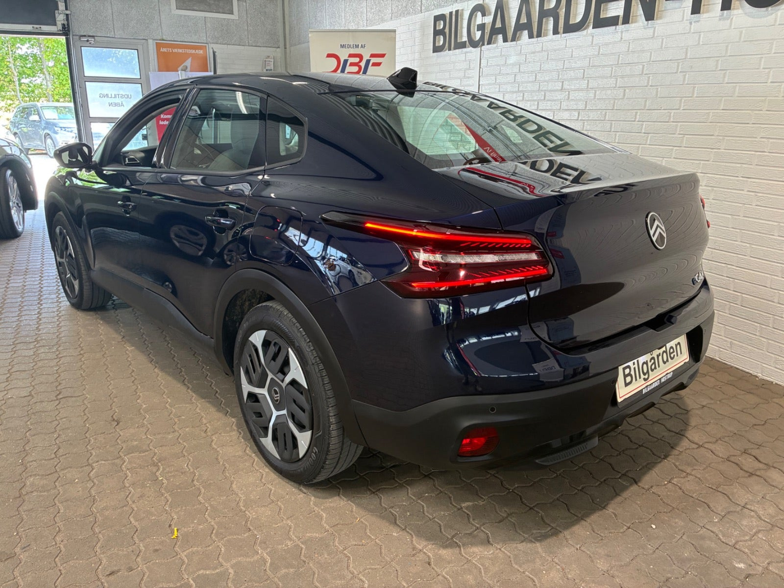 Blå Citroën ë-C4 X fra 2025