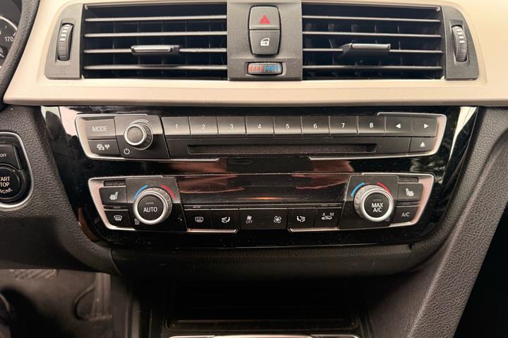 Sort BMW 320i fra 2017