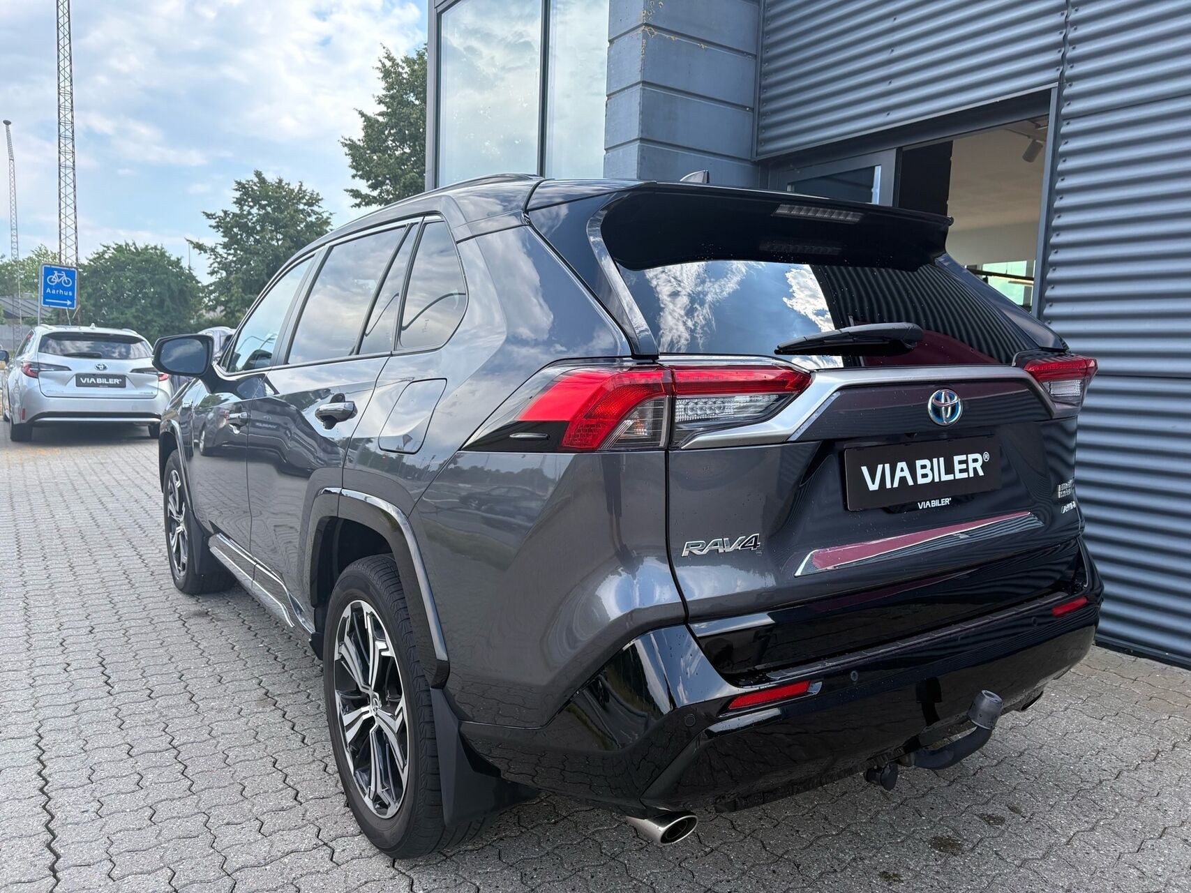 Grå Toyota RAV4 Plug-in fra 2021