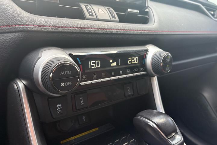 Grå Toyota RAV4 Plug-in fra 2021