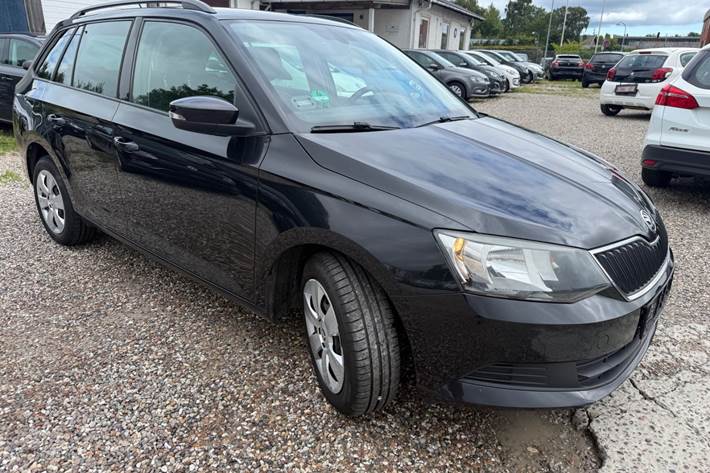 Sort Skoda Fabia fra 2017