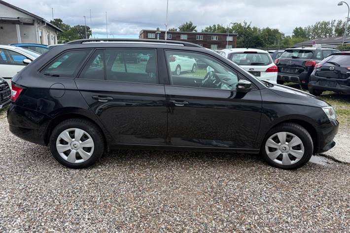 Sort Skoda Fabia fra 2017