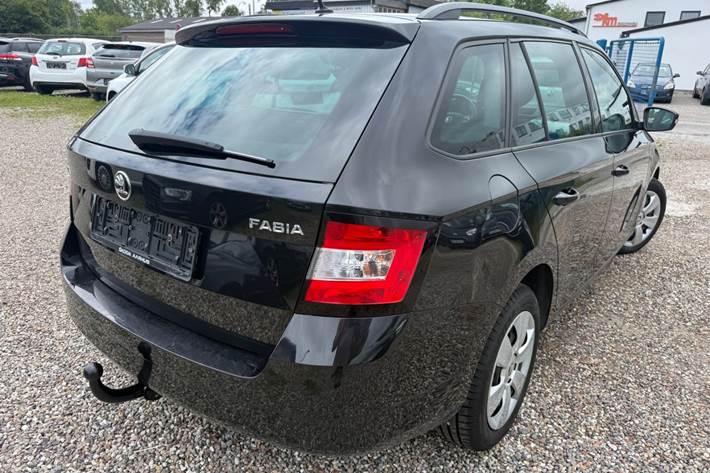 Sort Skoda Fabia fra 2017