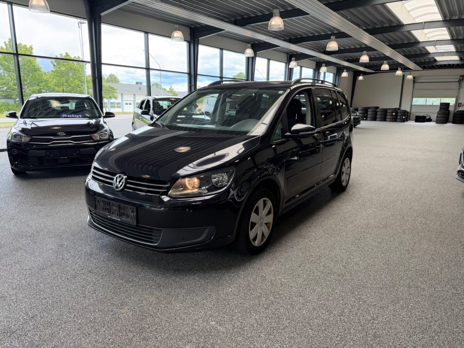 undefined VW Touran fra 2014 set udefra