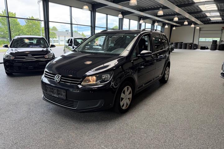 undefined VW Touran fra 2014 set udefra